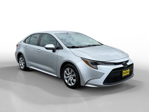 Used 2024 Toyota Corolla LE FWD image 7