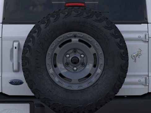 New 2025 Ford Bronco Outer Banks w/ Sasquatch Package image 24