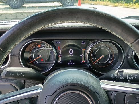 Used 2023 Jeep Wrangler Unlimited Sahara w/ Cold Weather Group AWD/4WD image 21