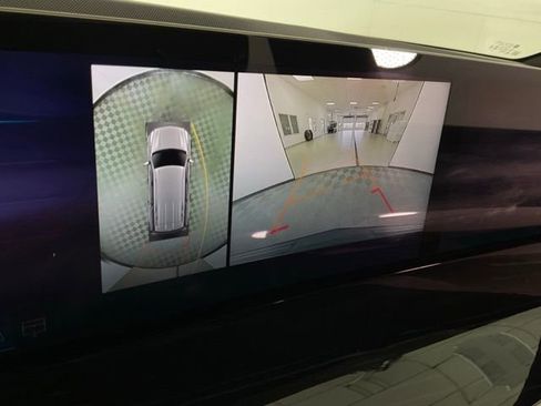 Used 2025 Cadillac Escalade Sport w/ Touring Package AWD/4WD image 10