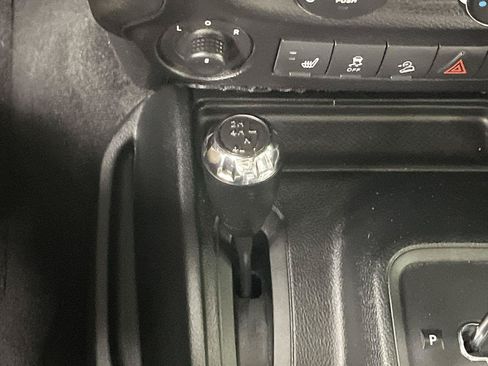 Used 2017 Jeep Wrangler Unlimited Sahara w/ Dual Top Group AWD/4WD image 14