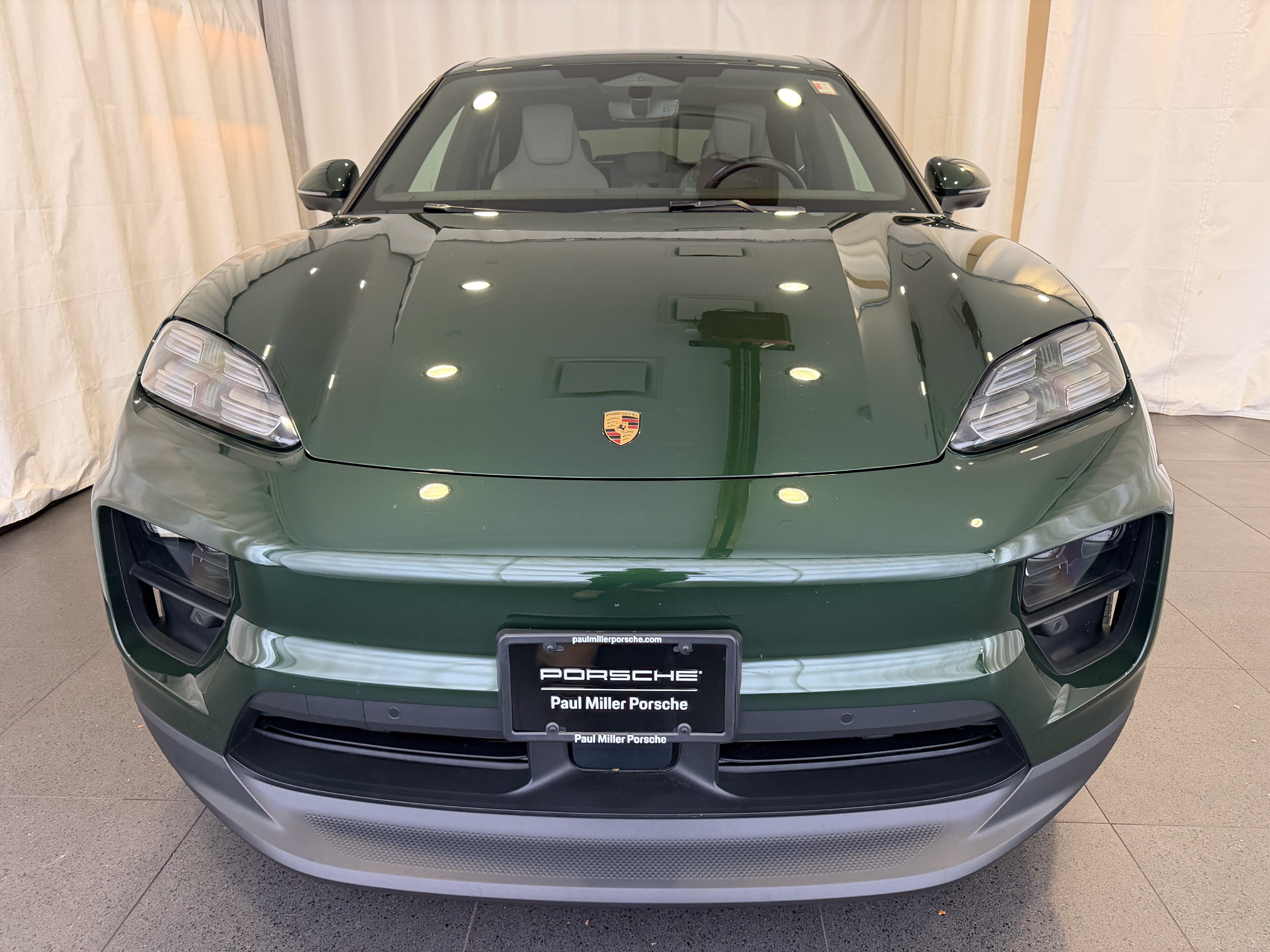 Certified 2026 Porsche Macan 4 Electric AWD/4WD image 6