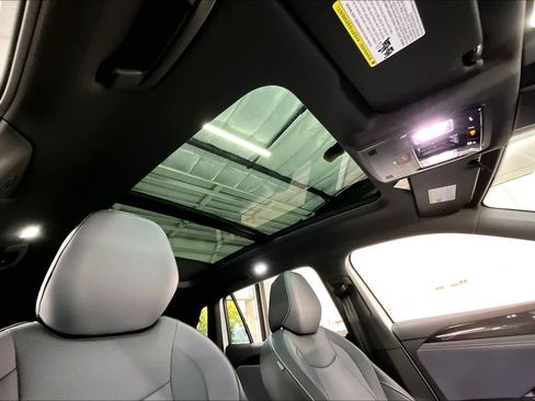 New 2026 Volkswagen Tiguan SE R-Line image 29