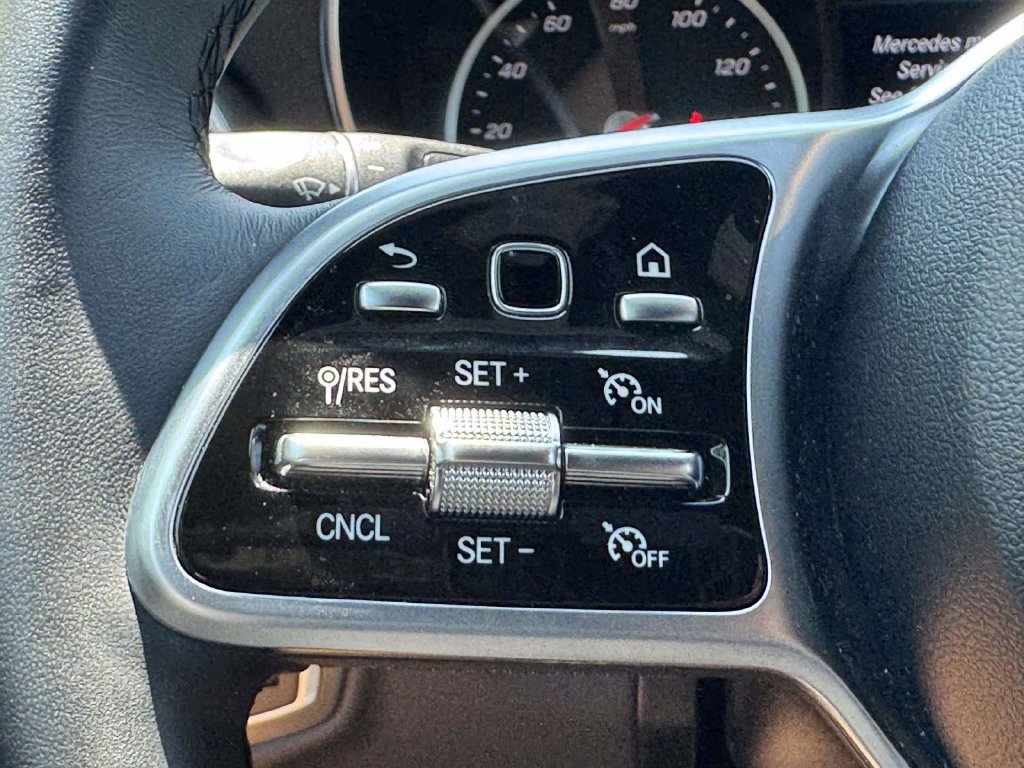 Used 2022 Mercedes-Benz GLC 300 4MATIC image 21