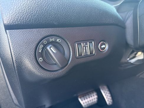 Used 2023 Dodge Challenger R/T w/ Blacktop Package image 18