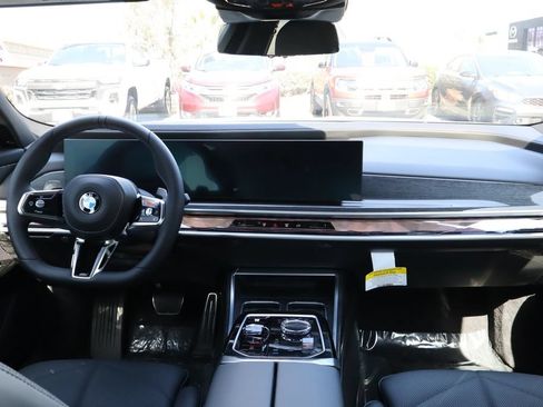 Used 2026 BMW 740i w/ Premium Package RWD image 25