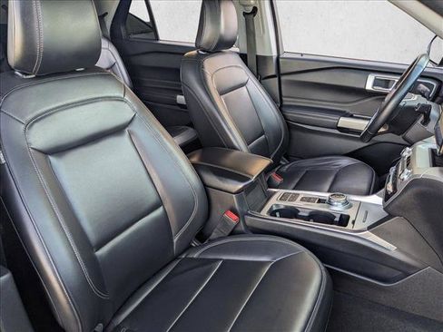 Used 2021 Ford Explorer XLT w/ Equipment Group 202A image 23