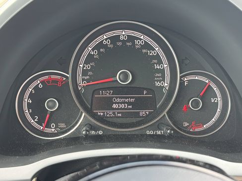 Used 2019 Volkswagen Beetle 2.0T FWD image 26