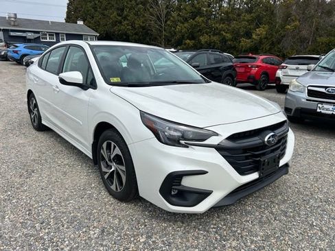 Used 2025 Subaru Legacy Premium AWD/4WD image 3