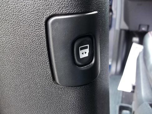 Used 2013 Dodge Grand Caravan R/T w/ Safety Sphere Group FWD image 27