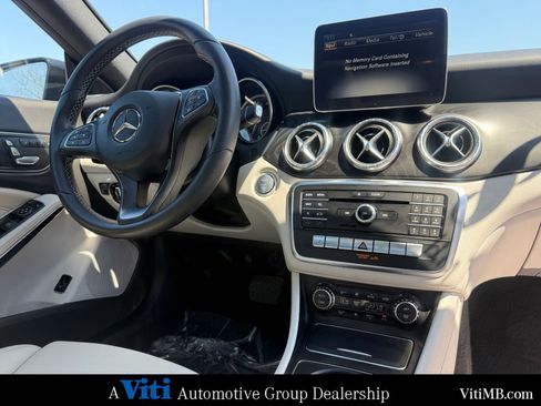 Used 2018 Mercedes-Benz CLA 250 4MATIC image 31