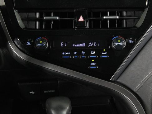 Used 2023 Toyota Camry SE FWD image 21