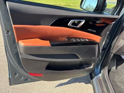 Certified 2024 Kia Carnival SX Prestige image 10