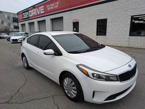 Used 2017 Kia Forte LX image 4