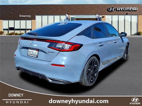 Used 2022 Honda Civic Sport image 3