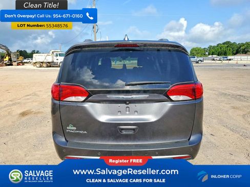 Used 2017 Chrysler Pacifica Touring-L Plus FWD image 8