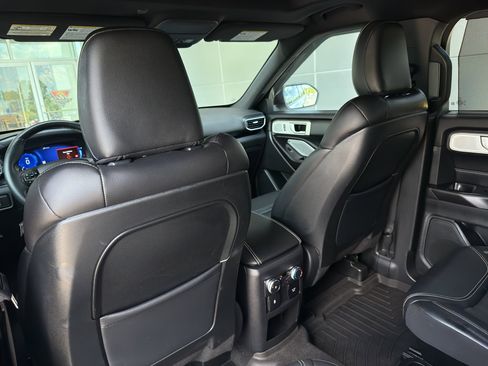 Used 2020 Ford Explorer ST w/ ST Street Pack image 15