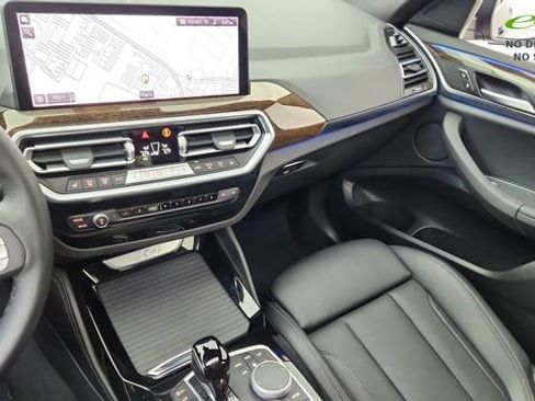 Used 2025 BMW X4 xDrive30i AWD/4WD image 44