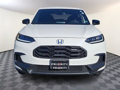 Certified 2025 Honda HR-V Sport image 2