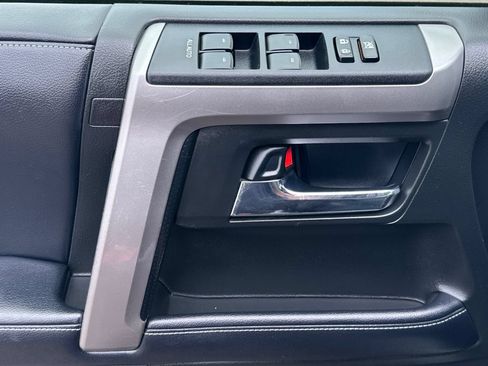 Used 2018 Toyota 4Runner SR5 Premium AWD/4WD image 11