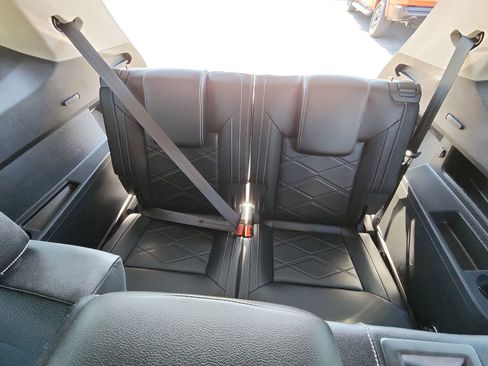 Used 2024 Volkswagen Atlas SE image 24