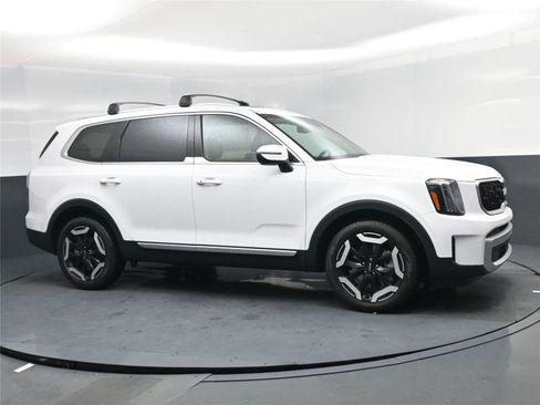 New 2025 Kia Telluride EX image 2
