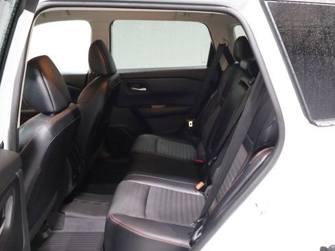 Used 2025 Nissan Rogue SV AWD/4WD image 17