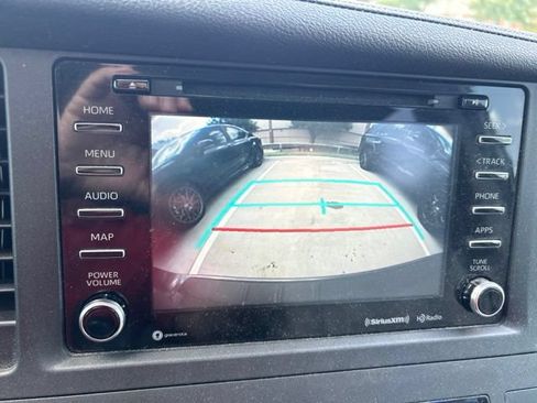 Used 2019 Toyota Sienna XLE w/ XLE Navigation Package FWD image 18