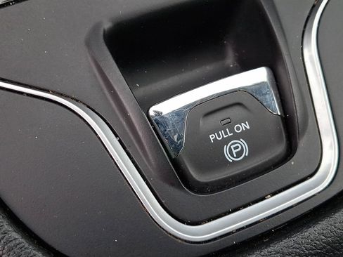 Certified 2022 Jeep Cherokee Latitude Lux w/ Sun & Sound Group image 29