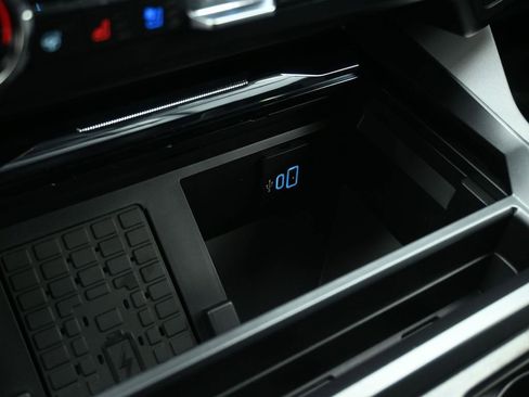 New 2026 Ford F250 Lariat w/ Black Appearance Package image 17