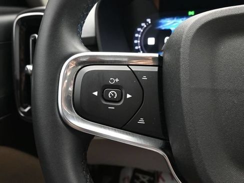 Used 2024 Volvo XC40 B5 Plus AWD/4WD image 25