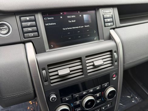 Used 2019 Land Rover Discovery Sport Landmark Edition image 17