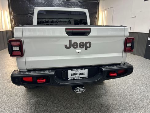 Used 2021 Jeep Gladiator Rubicon AWD/4WD image 5