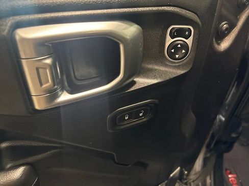 Used 2019 Jeep Wrangler Unlimited Rubicon w/ LED Lighting Group AWD/4WD image 15