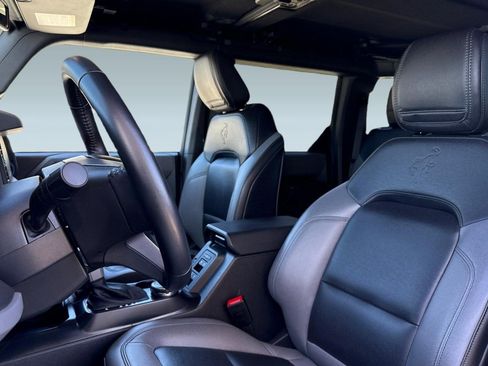 Used 2024 Ford Bronco Black Diamond image 17