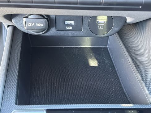 Used 2025 Hyundai Elantra SE image 14