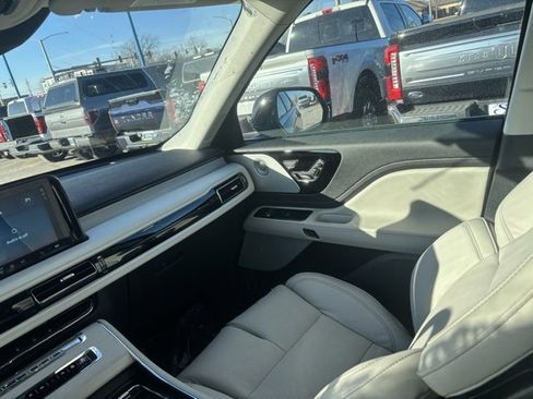 New 2026 Lincoln Aviator Reserve image 19