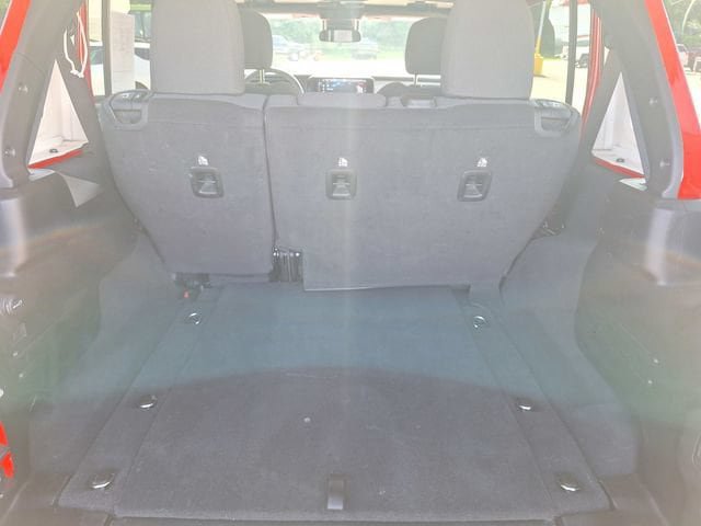Used 2025 Jeep Wrangler Unlimited Sahara AWD/4WD image 16