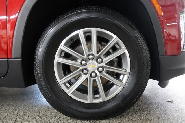 Used 2023 Chevrolet Traverse LT FWD image 29