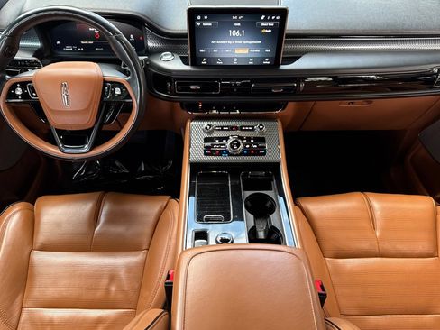 Certified 2022 Lincoln Aviator Black Label AWD/4WD image 13