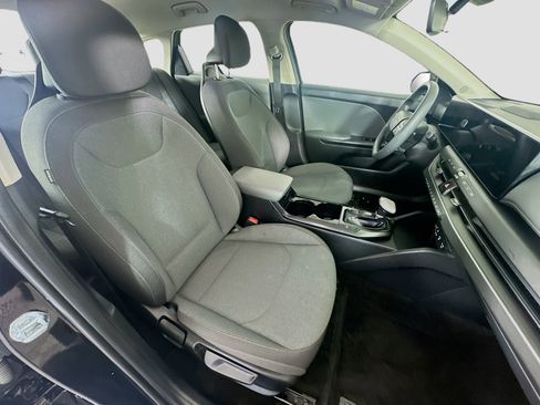 Used 2025 Kia K4 FWD image 29