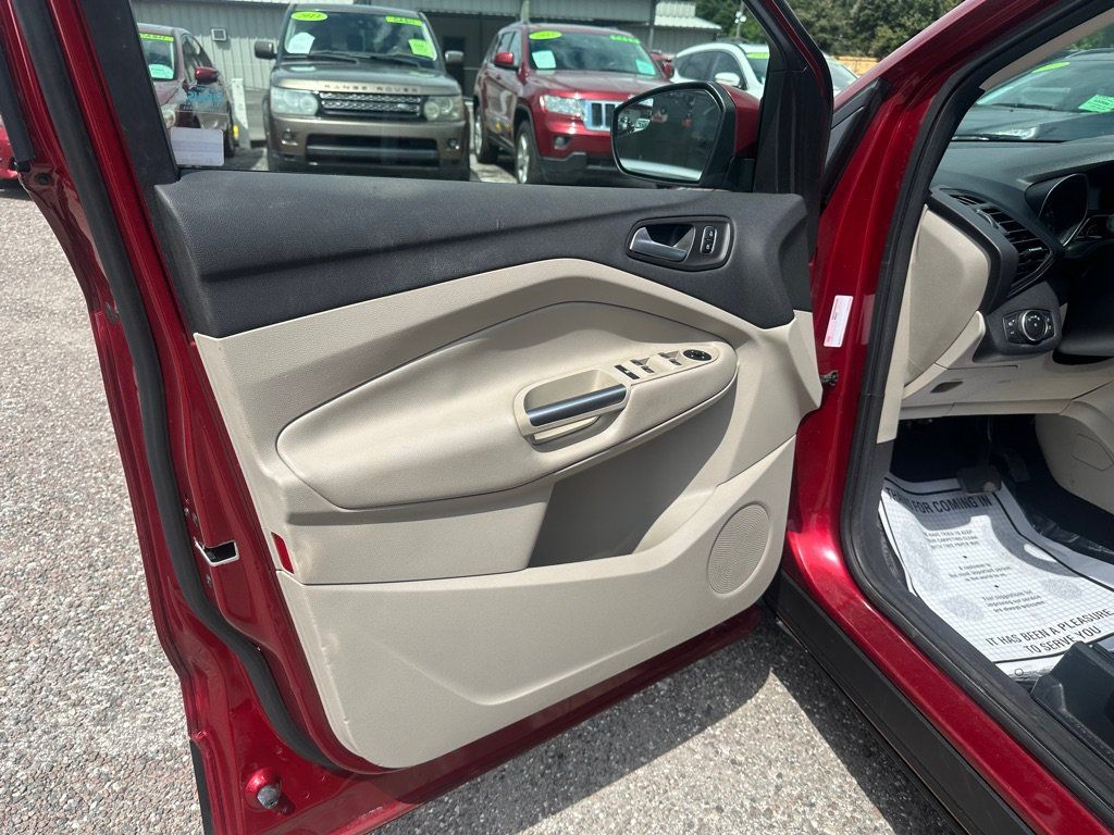 Used 2017 Ford Escape SE FWD image 11