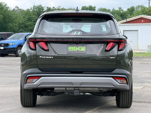 Used 2025 Hyundai Tucson SE AWD/4WD image 3