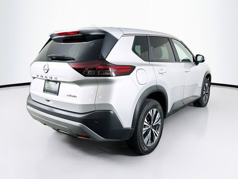 Used 2023 Nissan Rogue SV image 9