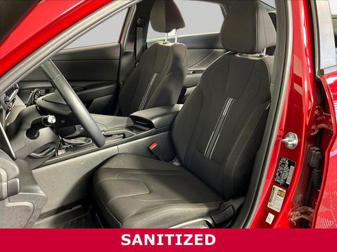 Used 2025 Hyundai Elantra Sport FWD image 19