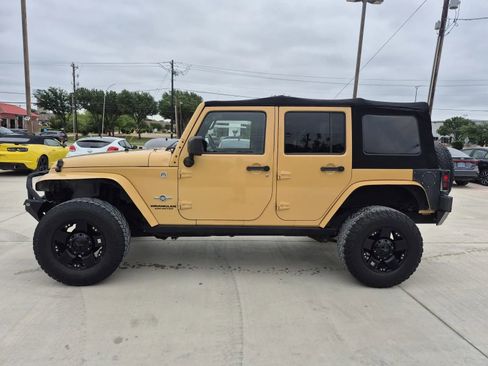 Used 2013 Jeep Wrangler Unlimited Sport AWD/4WD image 2