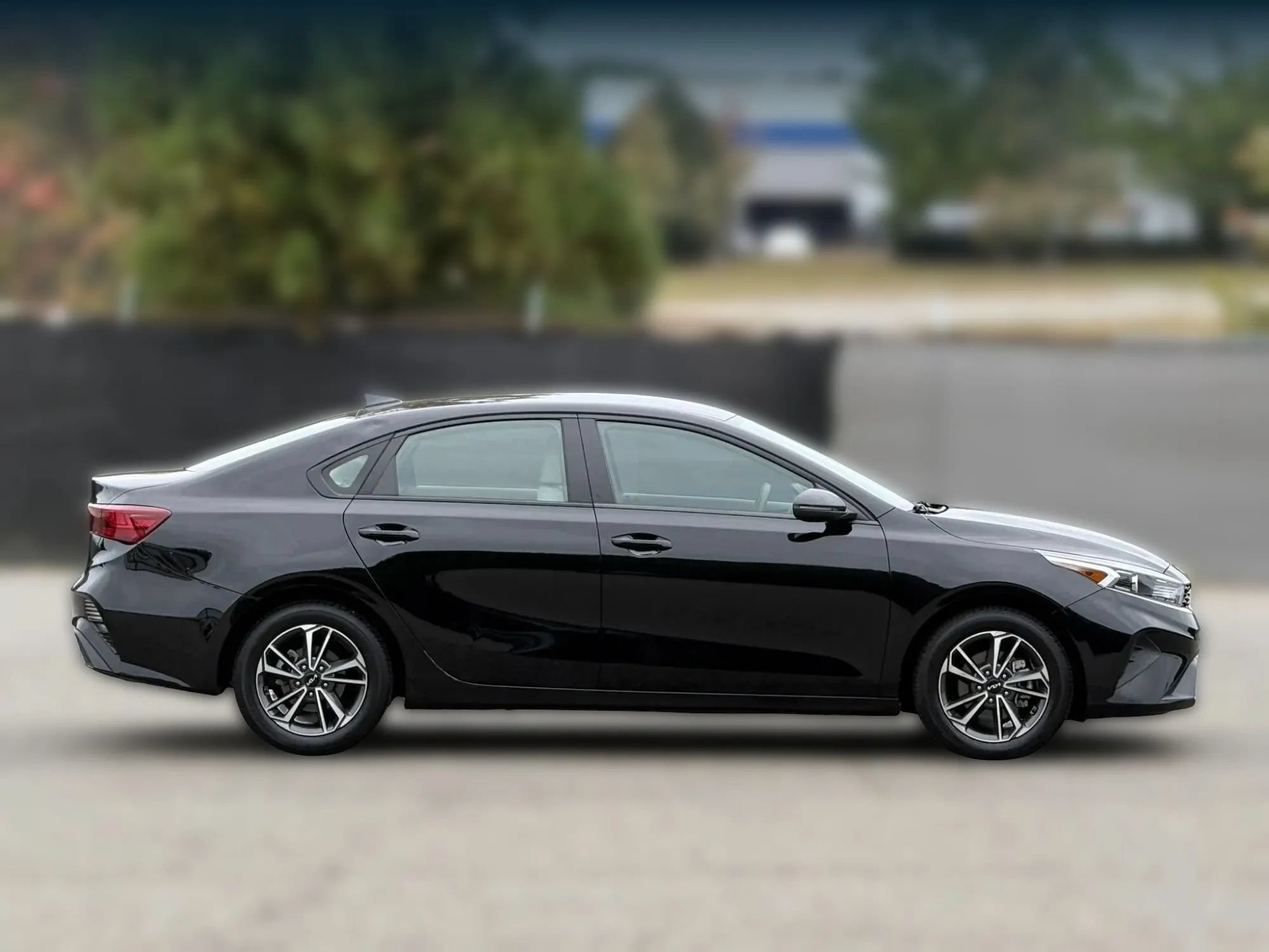 Used 2022 Kia Forte LXS w/ LXS Technology Package FWD image 7