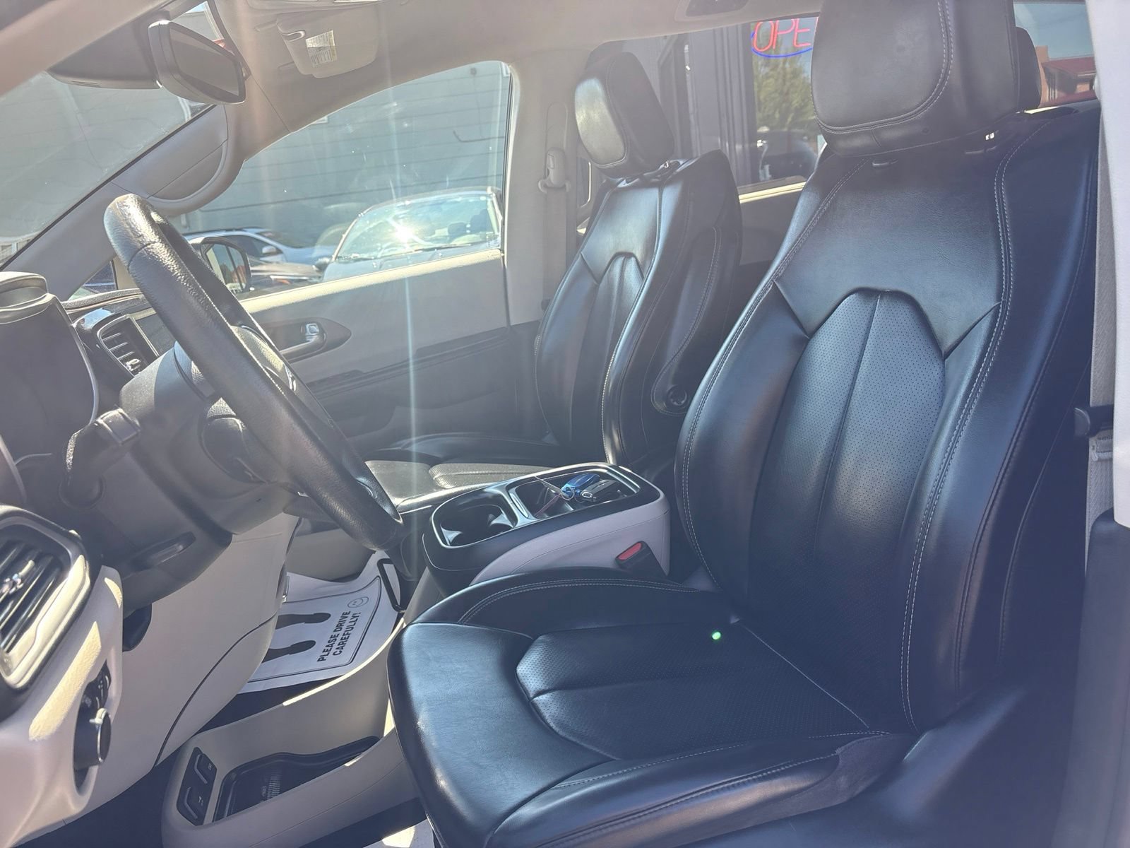 Used 2021 Chrysler Voyager Lxi FWD image 11