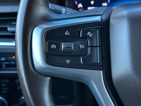 Used 2024 Chevrolet Suburban LT image 34