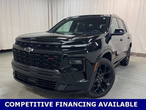 Used 2025 Chevrolet Traverse RS image 9